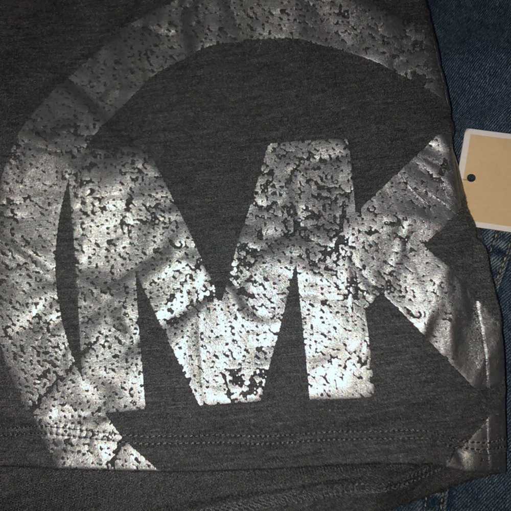 MK soft French terry top w/oversized metallic logo